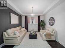 187 JOHN DAVIS GATE | Whitchurch-Stouffville Ontario | Slide Image Six