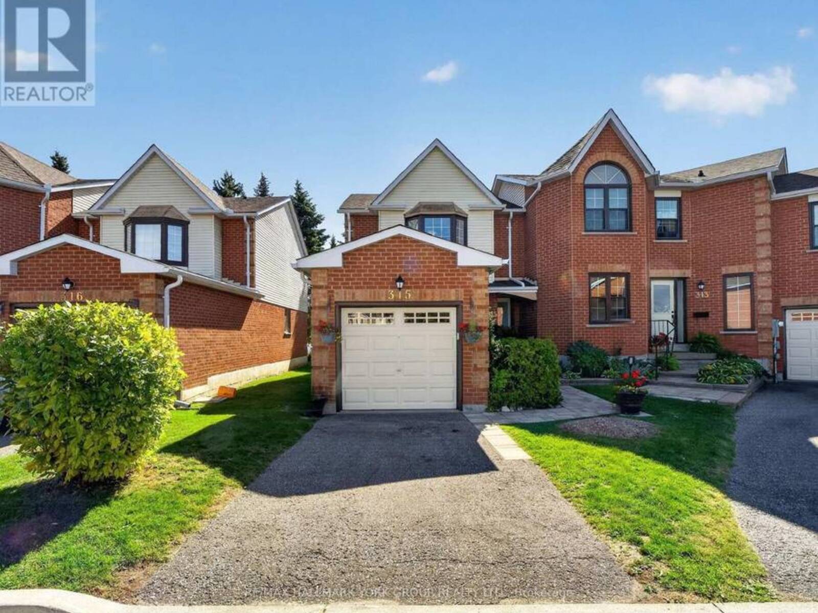32 - 315 WILKES COURT, Aurora, Ontario L4G 6G7