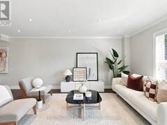 126 MATTEO DAVID DRIVE Richmond Hill Ontario, L4S 2S6