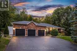 55 DAVENPORT DRIVE | Springwater Ontario | Slide Image One