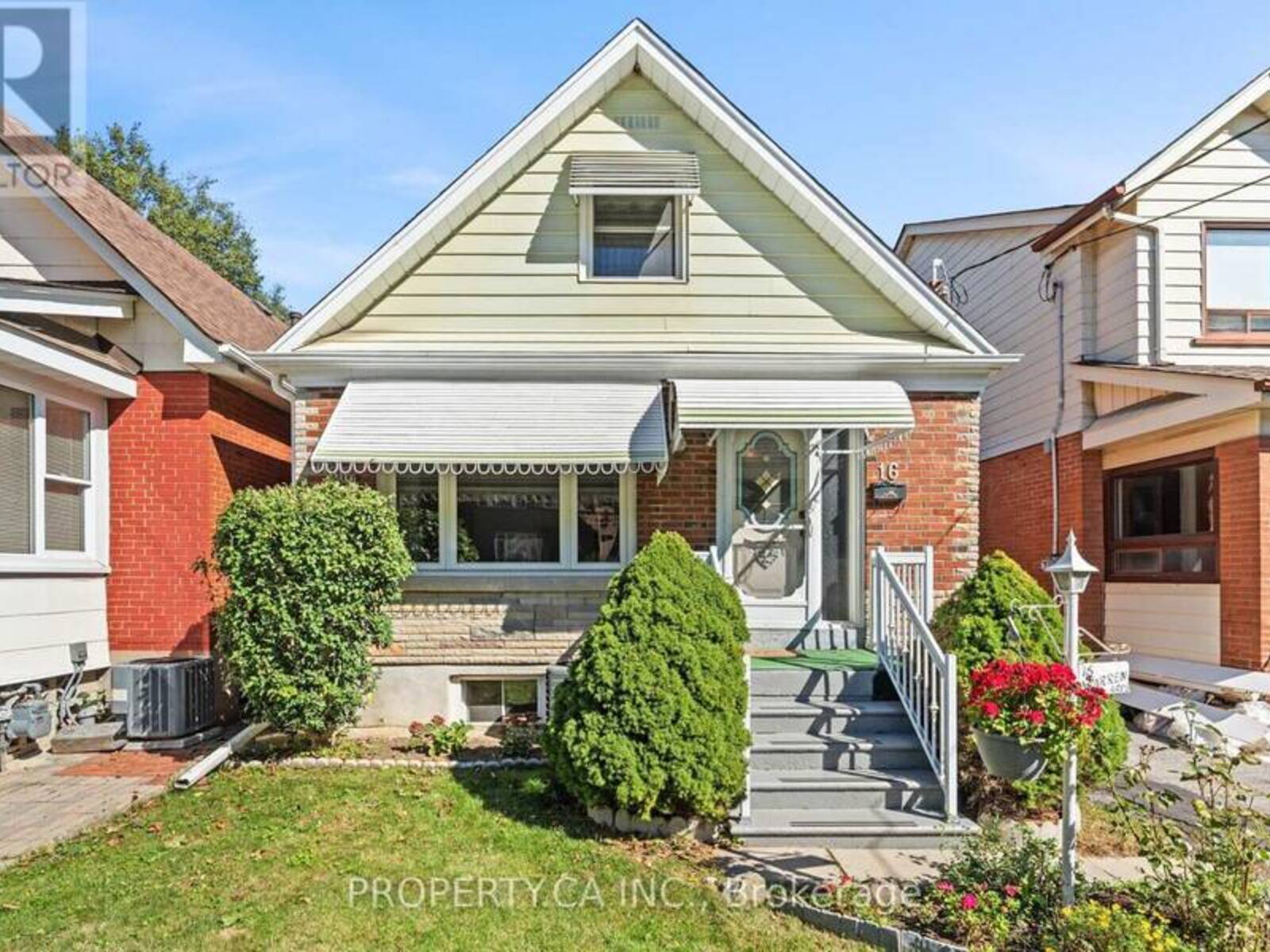 16 WARREN CRESCENT, Toronto, Ontario M6S 4S2
