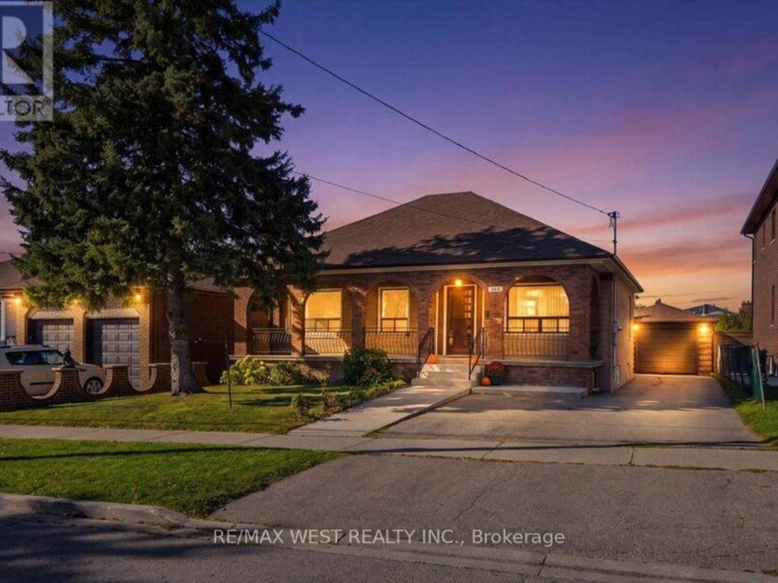 198 RUSTIC ROAD, Toronto, Ontario M6L 1W4