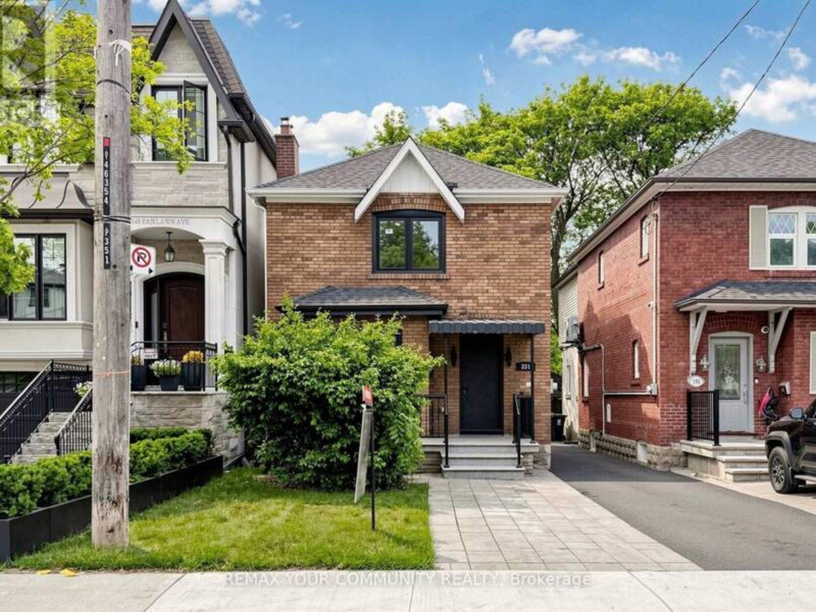 351 FAIRLAWN AVENUE, Toronto, Ontario M5M 1T5