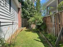 82 MILL STREET | Richmond Hill Ontario | Slide Image Eleven