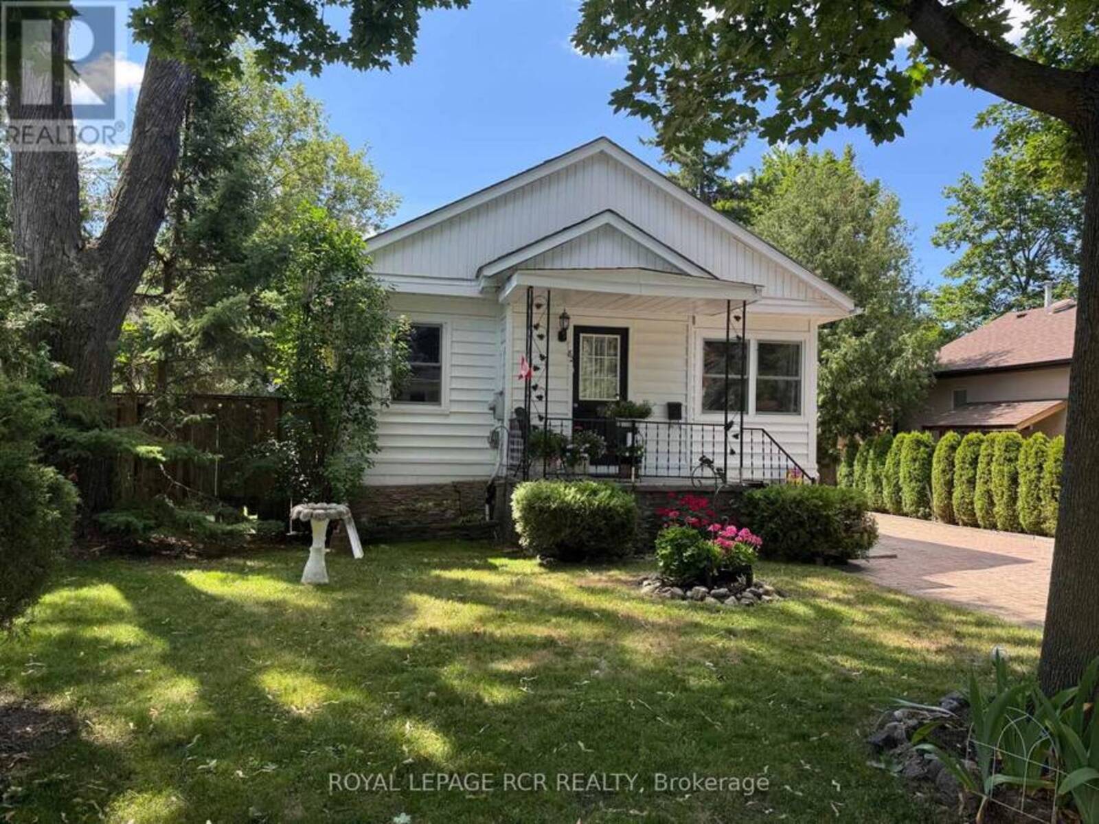 82 MILL STREET, Richmond Hill, Ontario L4C 4A7