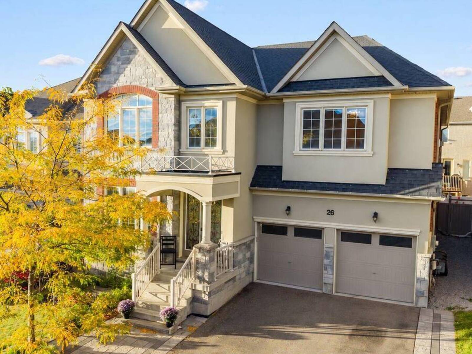 26 BLAZING STAR STREET, East Gwillimbury, Ontario L9N 0S1
