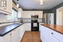 35 MARLOW CIRCLE | Springwater Ontario | Slide Image Twelve