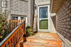 35 MARLOW CIRCLE | Springwater Ontario | Slide Image Three