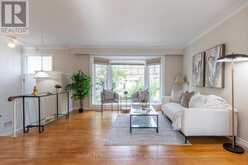 18 HORIZON CRESCENT | Toronto Ontario | Slide Image Eight