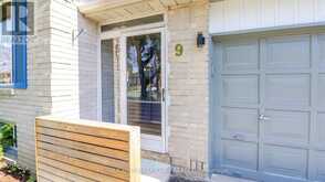 9 BRONTE CRESCENT | Barrie Ontario | Slide Image Thirteen