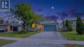9 BRONTE CRESCENT | Barrie Ontario | Slide Image One