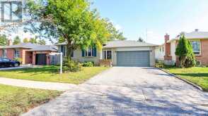 9 BRONTE CRESCENT | Barrie Ontario | Slide Image Four