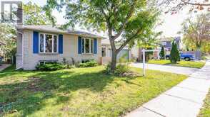9 BRONTE CRESCENT | Barrie Ontario | Slide Image Six