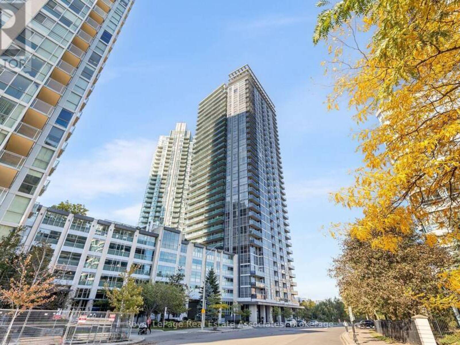 1709 - 223 WEBB DRIVE, Mississauga, Ontario L5B 0E8
