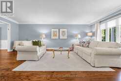 124 ABBEYWOOD TRAIL | Toronto Ontario | Slide Image Six