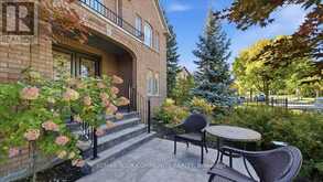 250 ROSELAWN DRIVE | Vaughan Ontario | Slide Image Four