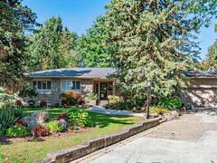 4 ABRAMS PLACE Toronto Ontario, M2L 1W8