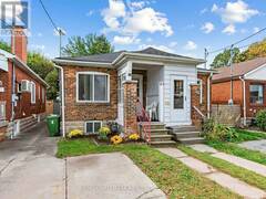 41 GOWAN AVENUE Toronto Ontario, M4K 2C8