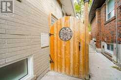20 WISHING WELL DRIVE | Toronto Ontario | Slide Image Ten
