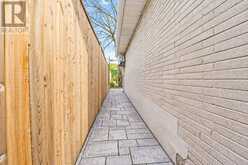 20 WISHING WELL DRIVE | Toronto Ontario | Slide Image Six