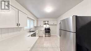 35 FLORENS AVENUE | Toronto Ontario | Slide Image Nineteen