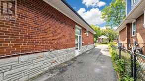 35 FLORENS AVENUE | Toronto Ontario | Slide Image Thirty-three