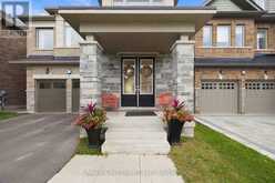 297 SEAVIEW HEIGHTS | East Gwillimbury Ontario | Slide Image Two