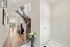 297 SEAVIEW HEIGHTS | East Gwillimbury Ontario | Slide Image Three