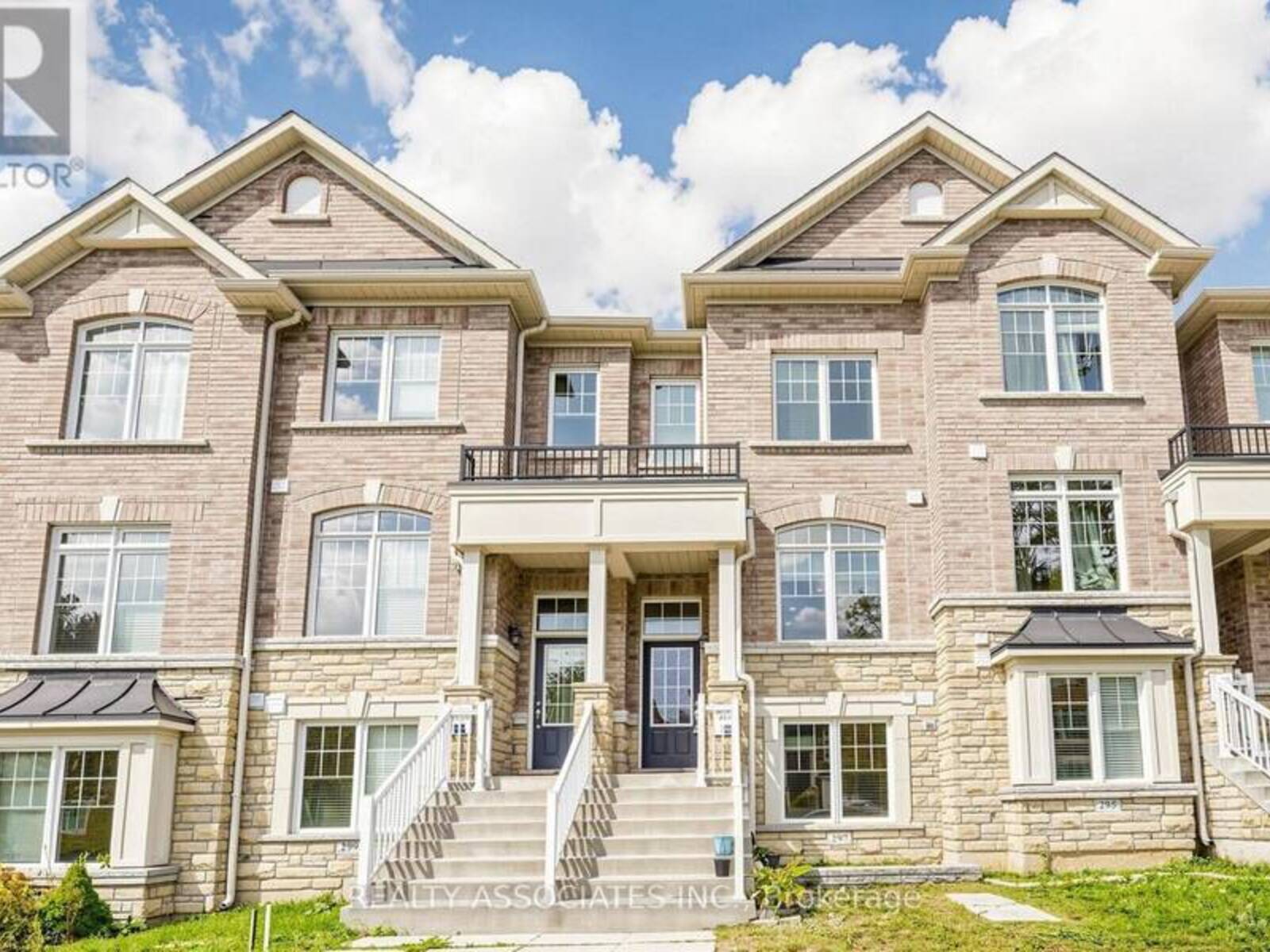 297 DELRAY DRIVE, Markham, Ontario L6E 0P8