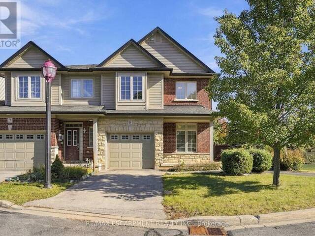 8 - 400 STONEHENGE DRIVE Ancaster Ontario, L9K 0A2 - Property For Sale