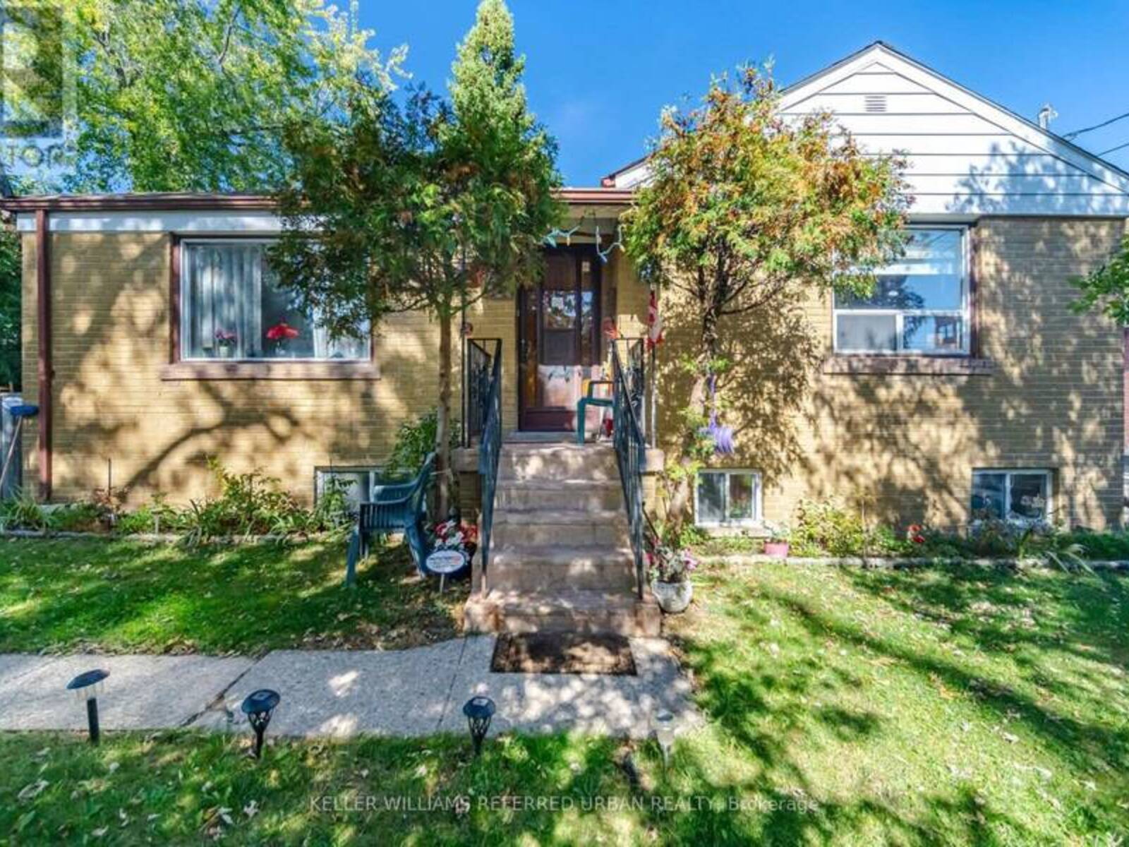 14 VERWOOD AVENUE, Toronto, Ontario M3H 2K8