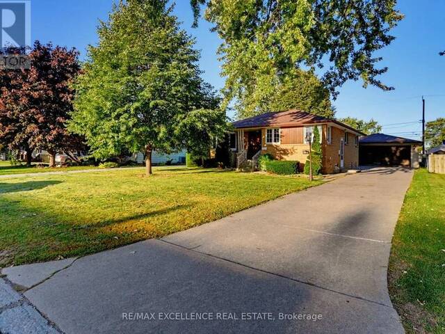 3040 WOODLAWN AVENUE Windsor Ontario, N8W 2H7 - 5 Bedrooms Home For Sale