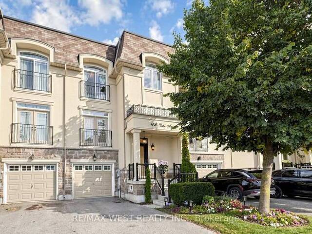112 LAKE AVENUE Richmond Hill Ontario, L4E 3G6 - 4 Bedrooms Home For Sale