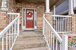 64 IAN DRIVE | Georgina Ontario | Slide Image Two