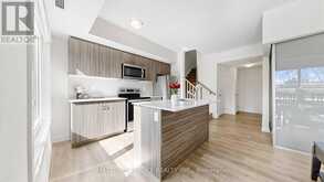 1404 - 56 ELIZABETH STREET | Richmond Hill Ontario | Slide Image Nine