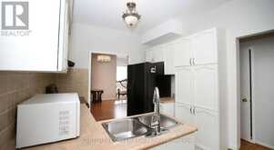 836 AVOCADO CRESCENT | Mississauga Ontario | Slide Image Eight