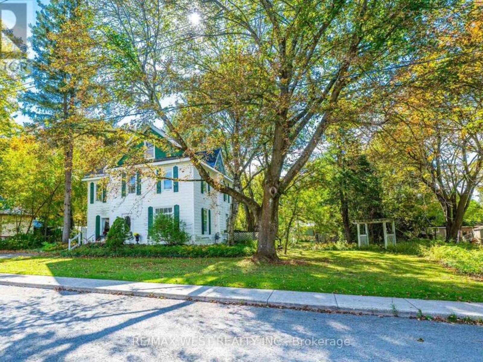 26 CENTRE STREET, Markdale, Ontario N0C 1H0