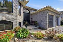 8 MOYLE DRIVE | Brantford Ontario | Slide Image Four