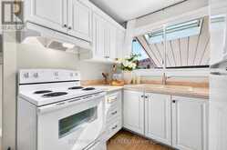 13 CRAWFORD DRIVE | Hamilton Ontario | Slide Image Thirteen