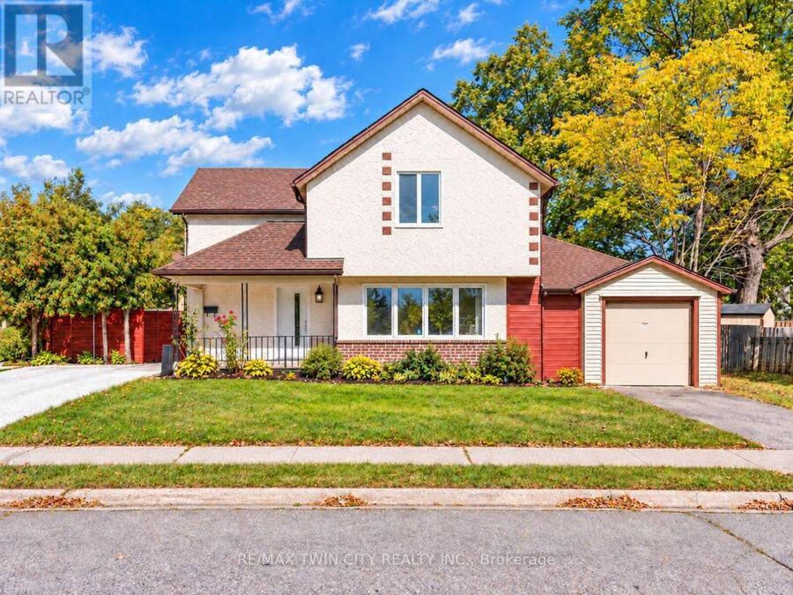 116 VICTORIA AVENUE, Cambridge, Ontario N1S 1X9