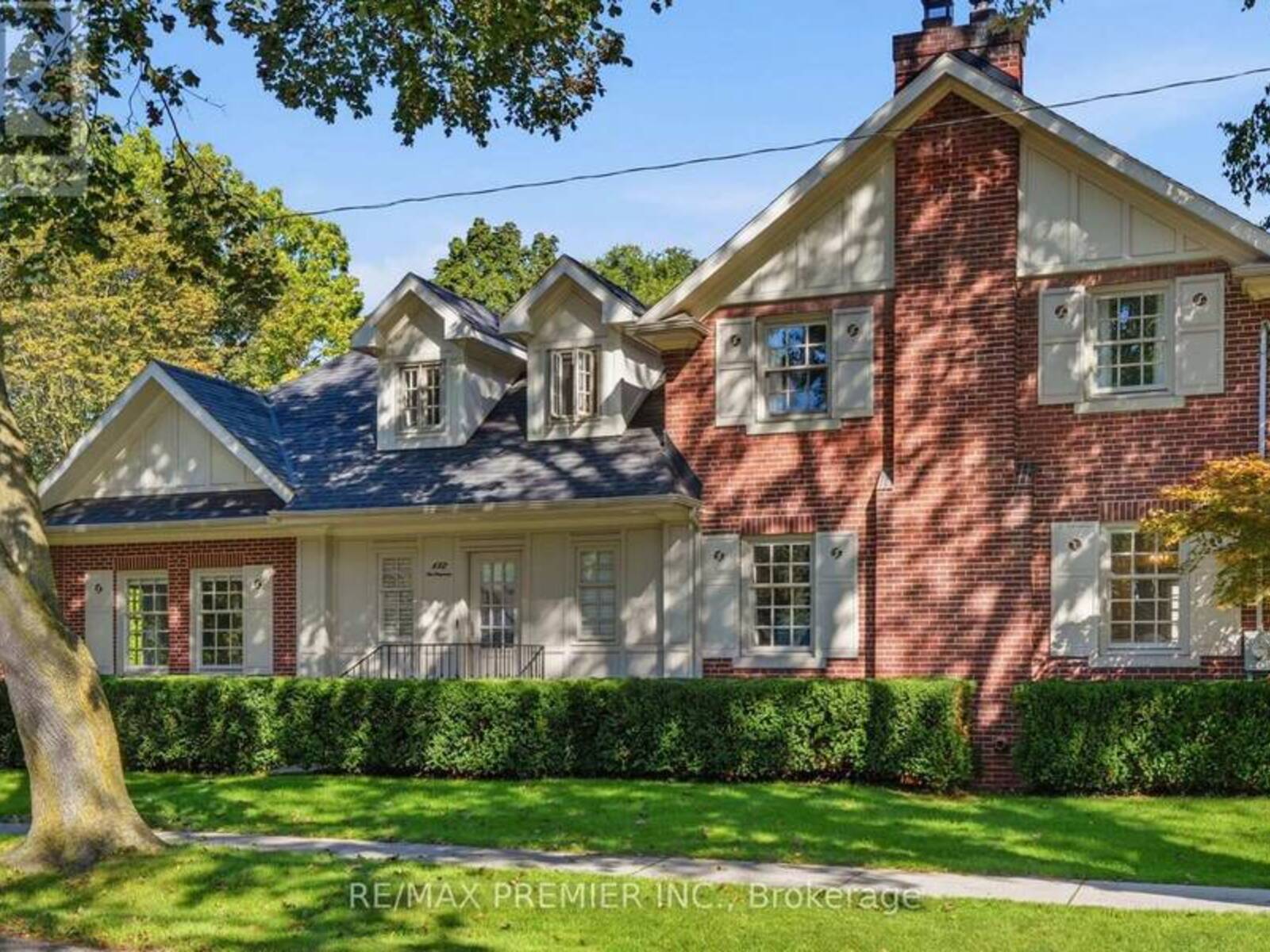 132 THE KINGSWAY, Toronto, Ontario M8X 2V3