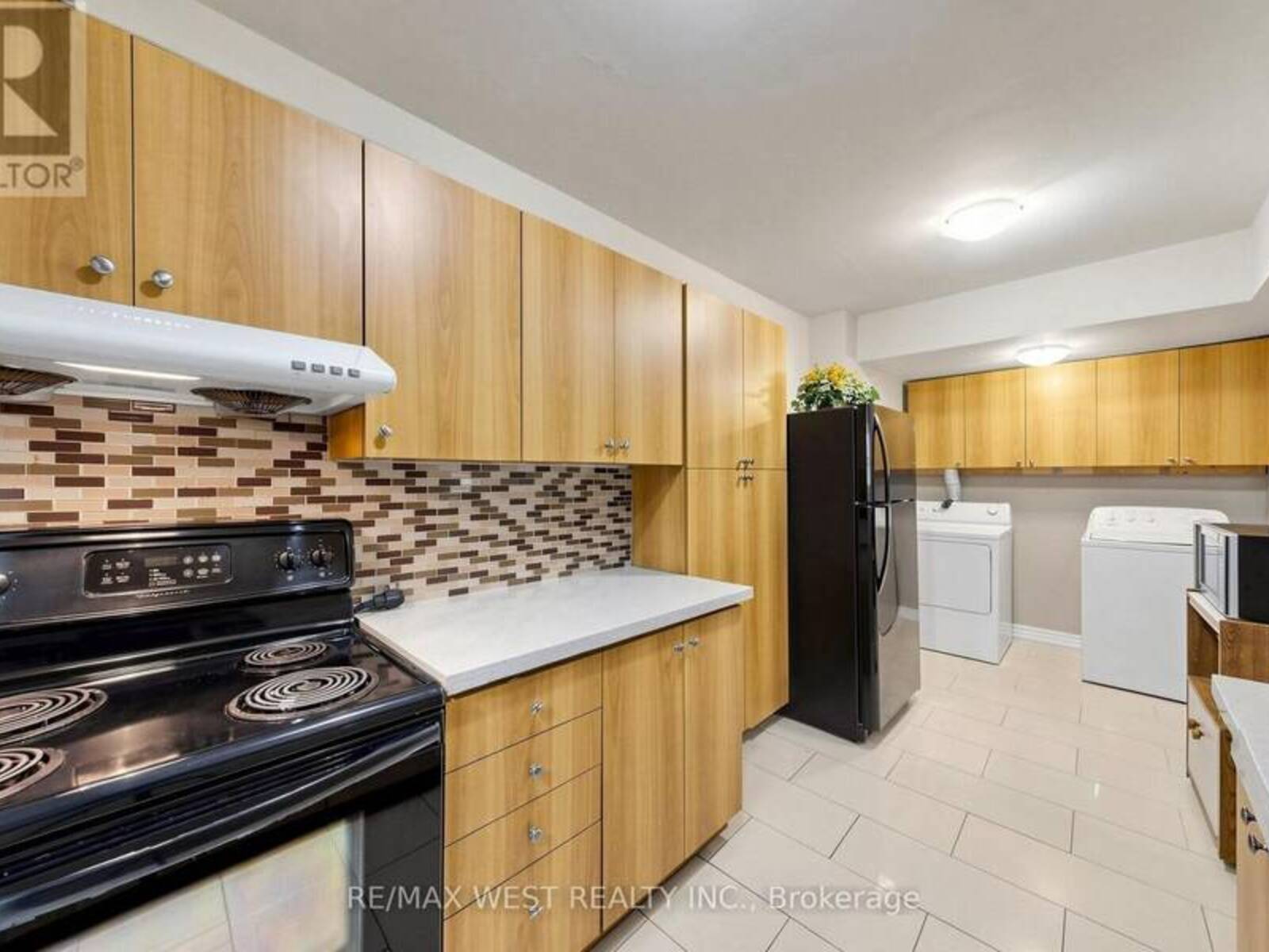 102 - 370 DIXON ROAD, Toronto, Ontario M9R 1T2