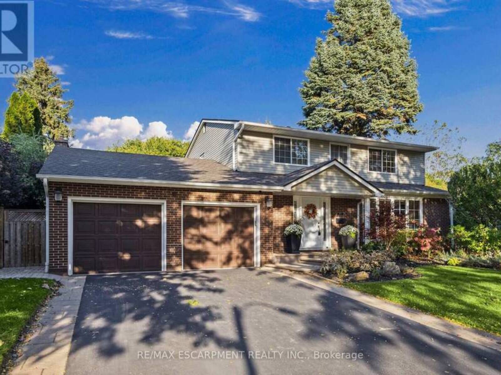 609 CHERRYWOOD DRIVE, Burlington, Ontario L7T 3W9