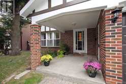 57 KIMBERDALE CRESCENT | Toronto Ontario | Slide Image Three