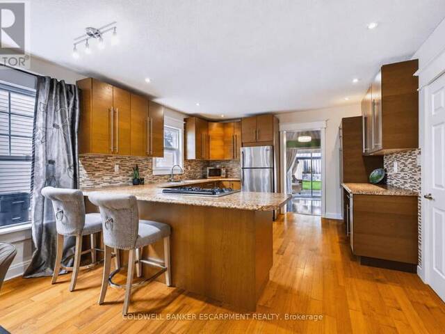 18 LOWREY AVENUE N Cambridge Ontario, N1R 5A2 - 3 Bedrooms Home For Sale