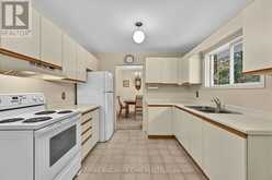 4 BINNIE DRIVE | Springwater Ontario | Slide Image Eight