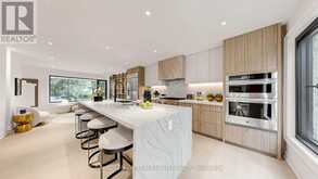 292 STILL'S LANE | Oakville Ontario | Slide Image Thirteen
