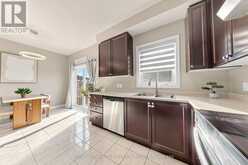 199 ARMSTRONG CRESCENT | Bradford West Gwillimbury Ontario | Slide Image Twelve