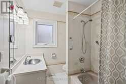 27 OAKMEADOW BOULEVARD | Toronto Ontario | Slide Image Fifteen