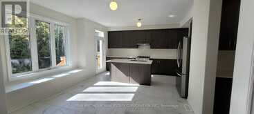 147 DOVEDALE DRIVE | Georgina Ontario | Slide Image Five